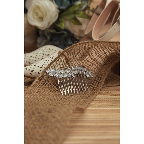 Bridal Hair Accessories – Elegant & Versatile Pieces for Your Wedding Day Look. - Picture 1 of 1